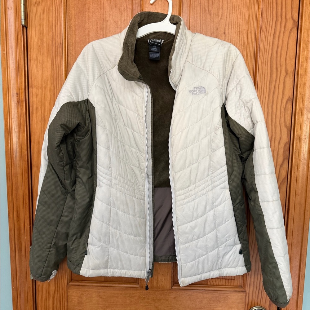 The North Face Women's Two-Tone Quilted Jacket — White & Olive